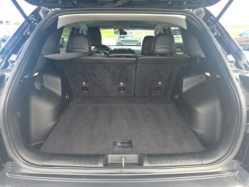 Jeep Cherokee Vehicle Full-screen Gallery Image 11