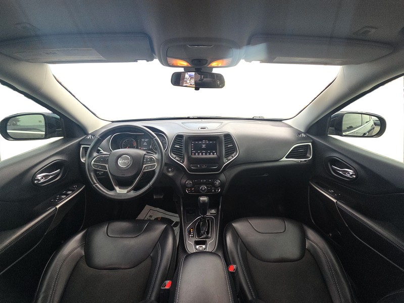 Jeep Cherokee Vehicle Full-screen Gallery Image 15