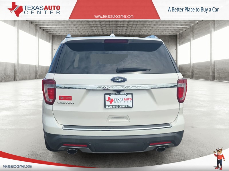 Ford Explorer Vehicle Full-screen Gallery Image 06