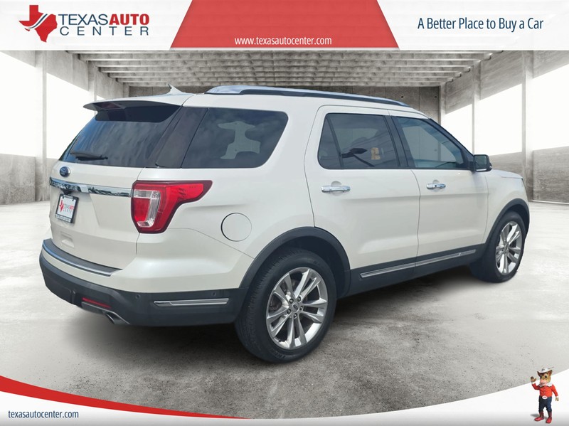 Ford Explorer Vehicle Full-screen Gallery Image 07