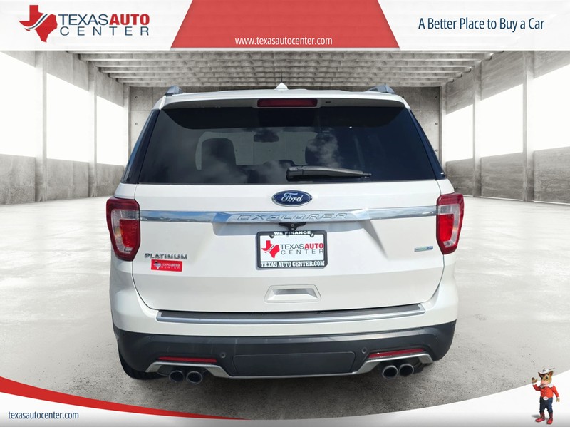 Ford Explorer Vehicle Full-screen Gallery Image 6