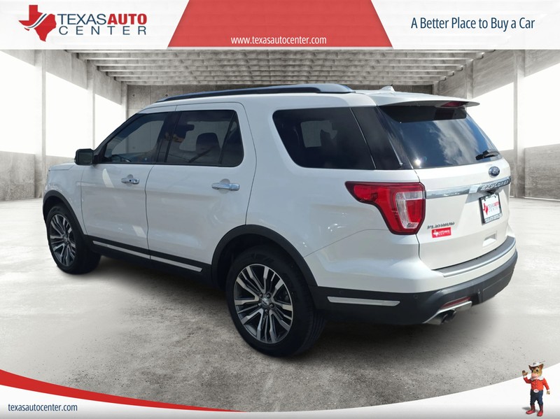Ford Explorer Vehicle Full-screen Gallery Image 8