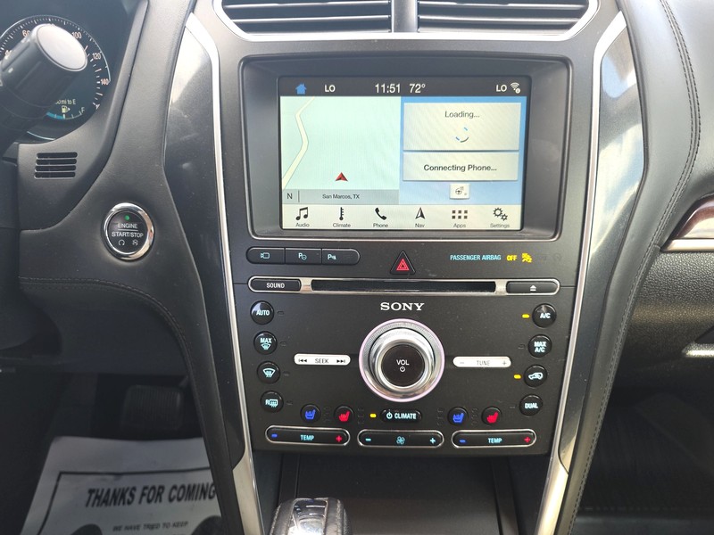 Ford Explorer Vehicle Full-screen Gallery Image 12