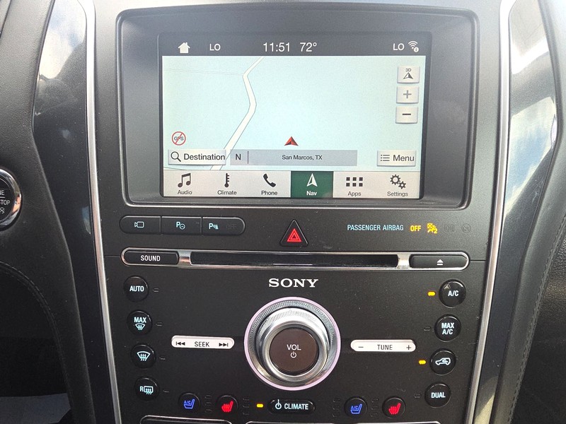 Ford Explorer Vehicle Full-screen Gallery Image 17