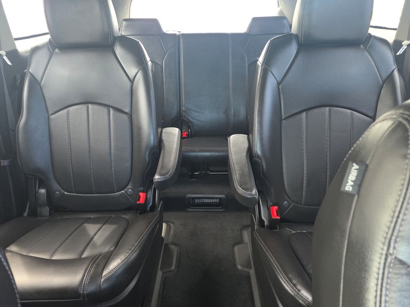 Buick Enclave Vehicle Full-screen Gallery Image 13