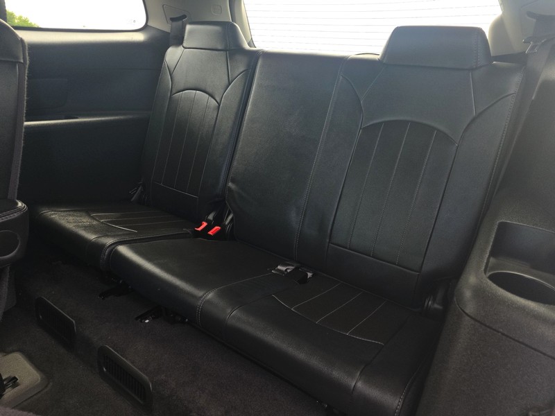 Buick Enclave Vehicle Full-screen Gallery Image 18