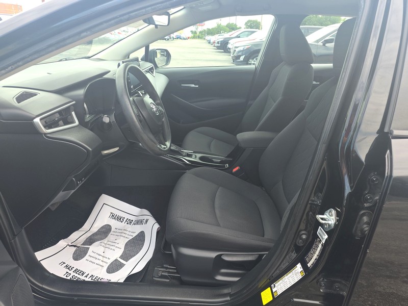 Toyota Corolla Vehicle Full-screen Gallery Image 09