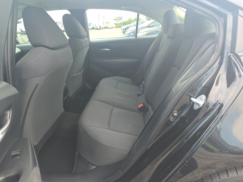 Toyota Corolla Vehicle Full-screen Gallery Image 10