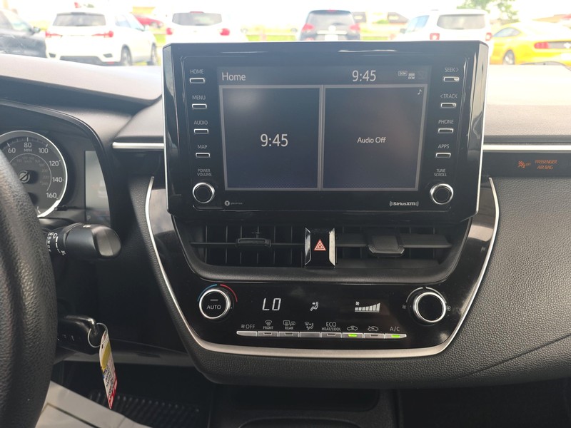 Toyota Corolla Vehicle Full-screen Gallery Image 11