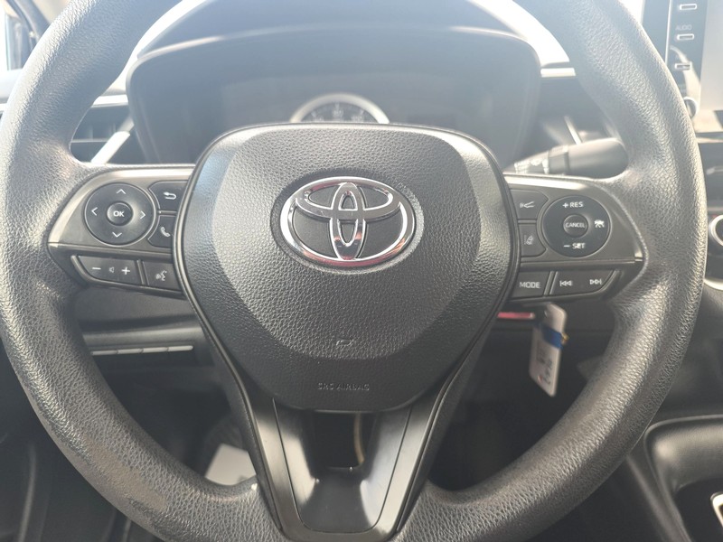 Toyota Corolla Vehicle Full-screen Gallery Image 13
