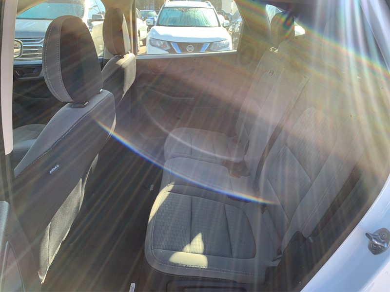 Ford Escape Vehicle Full-screen Gallery Image 10