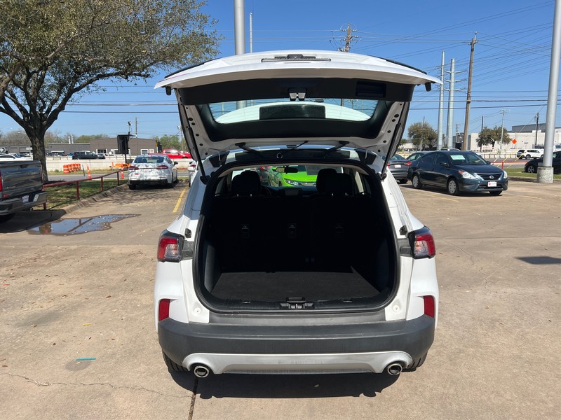 Ford Escape Vehicle Full-screen Gallery Image 11