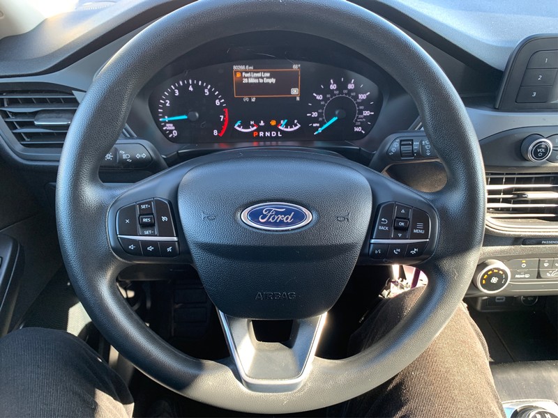 Ford Escape Vehicle Full-screen Gallery Image 14