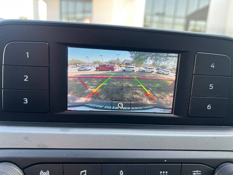 Ford Escape Vehicle Full-screen Gallery Image 17