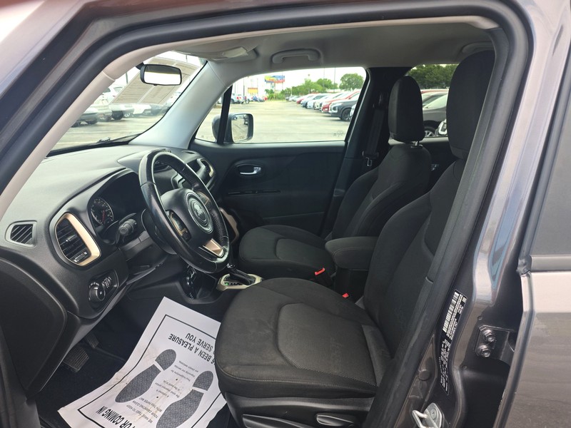Jeep Renegade Vehicle Full-screen Gallery Image 09