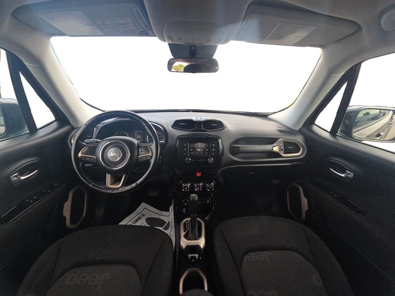 Jeep Renegade Vehicle Full-screen Gallery Image 15