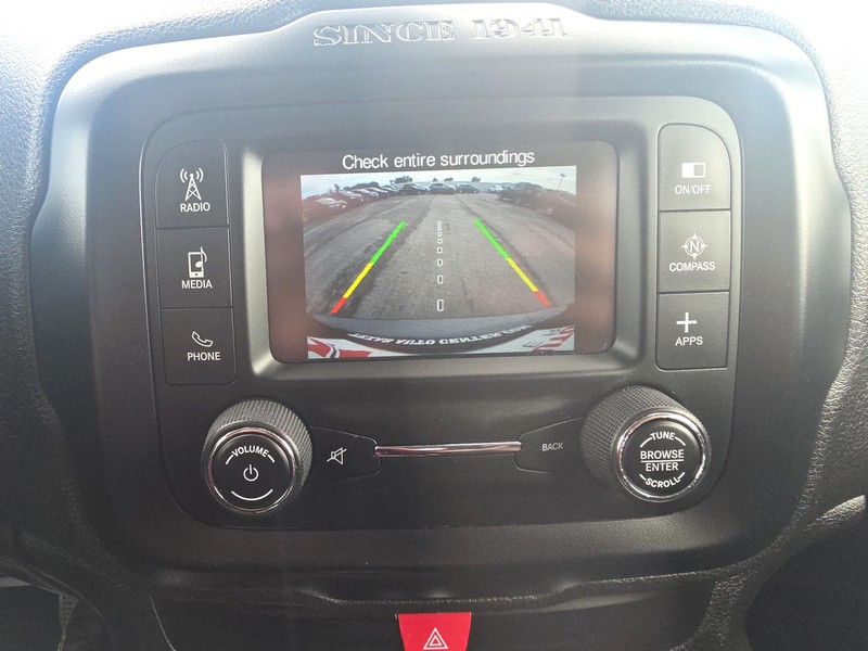 Jeep Renegade Vehicle Full-screen Gallery Image 17
