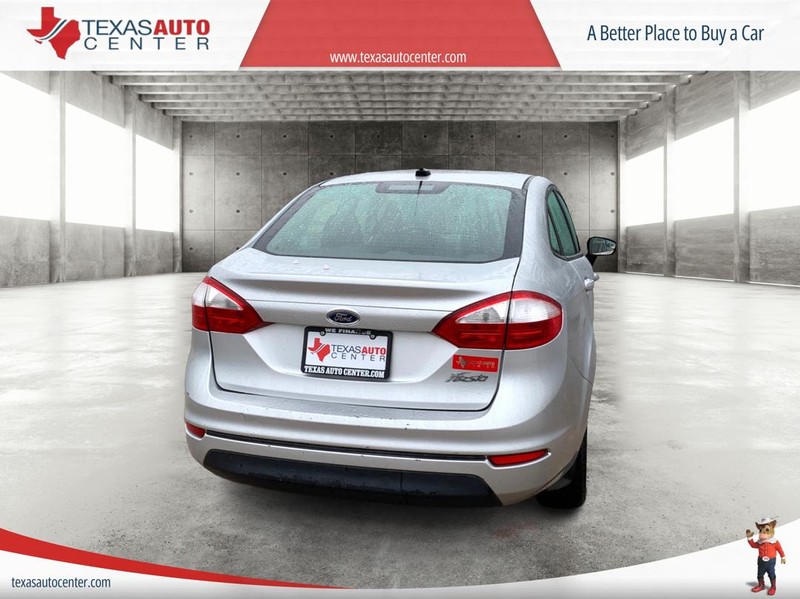 Ford Fiesta Sedan Vehicle Full-screen Gallery Image 6