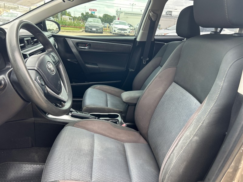 Toyota Corolla Vehicle Full-screen Gallery Image 08