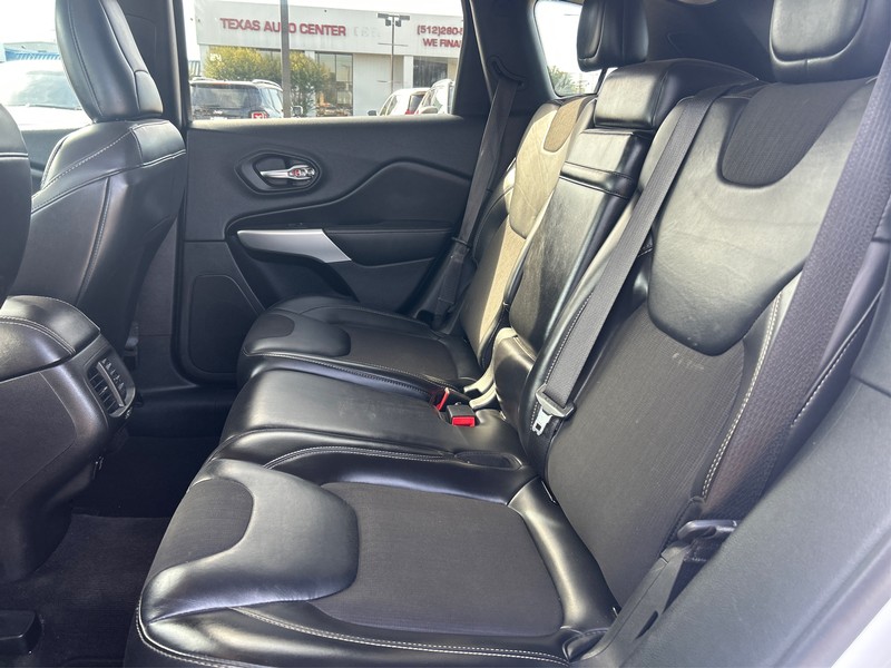 Jeep Cherokee Vehicle Full-screen Gallery Image 10