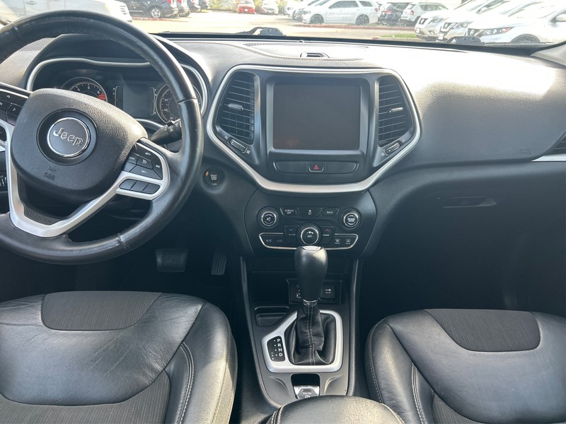 Jeep Cherokee Vehicle Full-screen Gallery Image 12