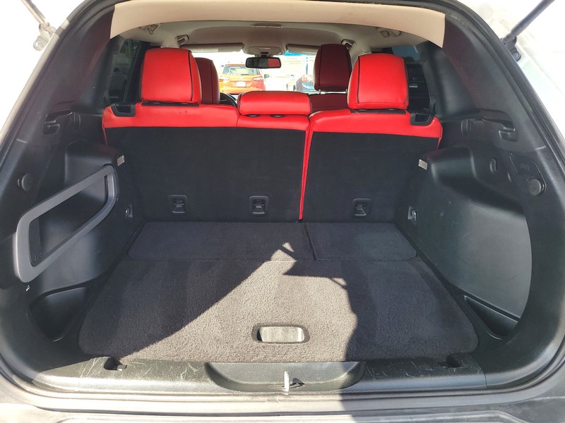 Jeep Cherokee Vehicle Full-screen Gallery Image 11