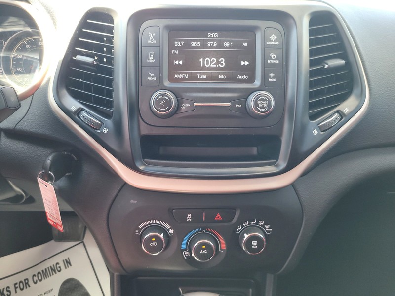 Jeep Cherokee Vehicle Full-screen Gallery Image 12