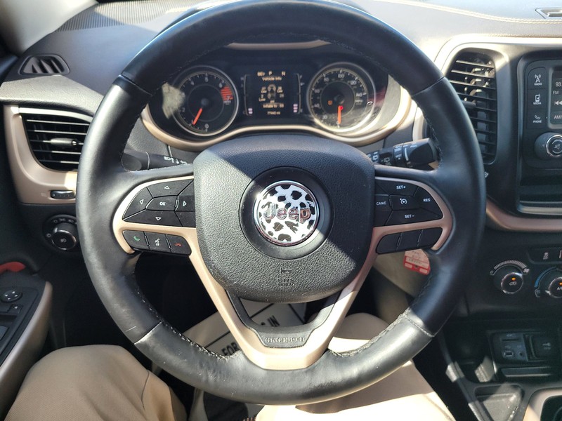 Jeep Cherokee Vehicle Full-screen Gallery Image 14