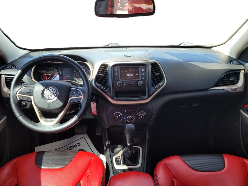 Jeep Cherokee Vehicle Full-screen Gallery Image 16