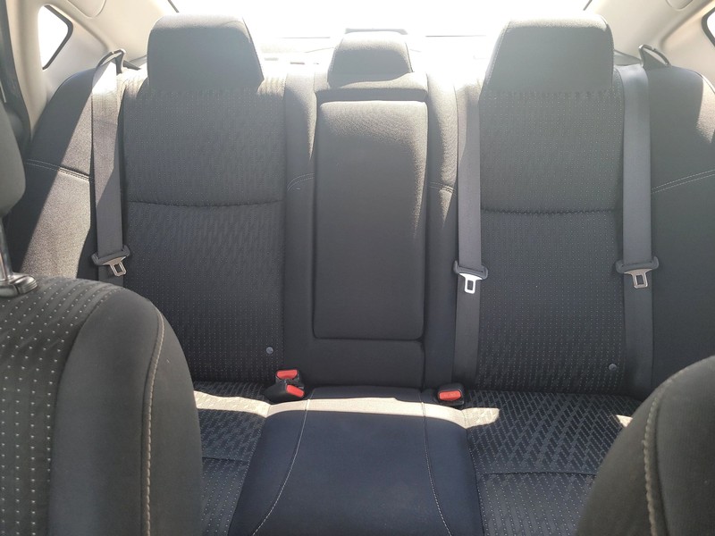 Nissan Altima Vehicle Full-screen Gallery Image 12