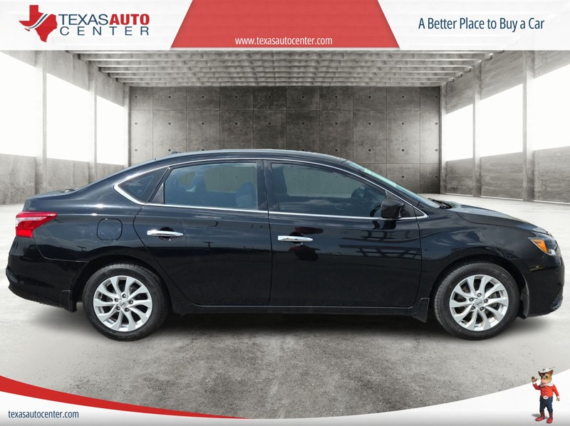 Nissan Sentra Vehicle Full-screen Gallery Image 04