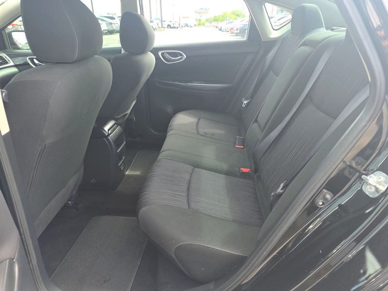 Nissan Sentra Vehicle Full-screen Gallery Image 10