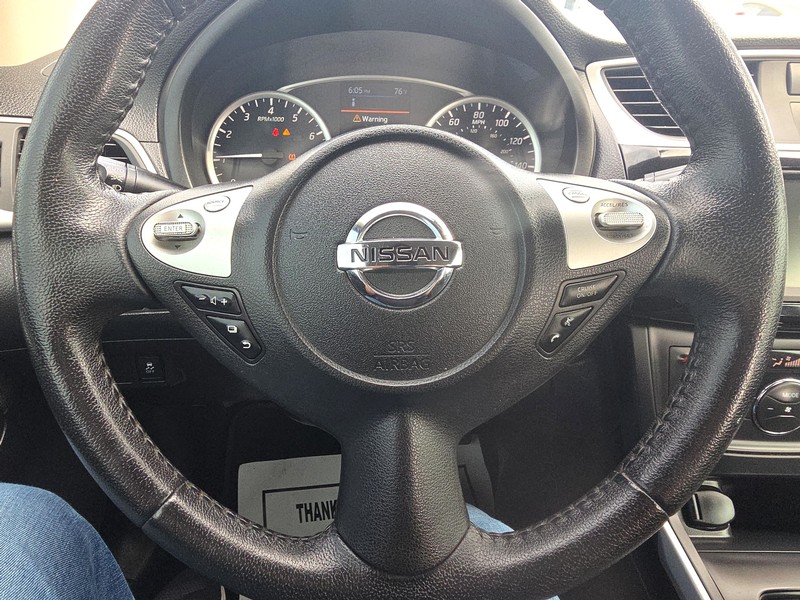 Nissan Sentra Vehicle Full-screen Gallery Image 13