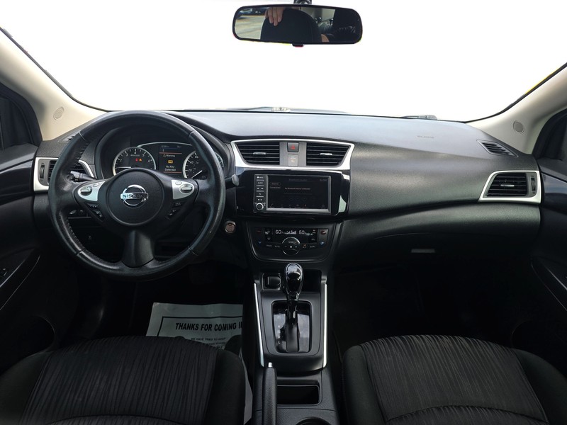 Nissan Sentra Vehicle Full-screen Gallery Image 15