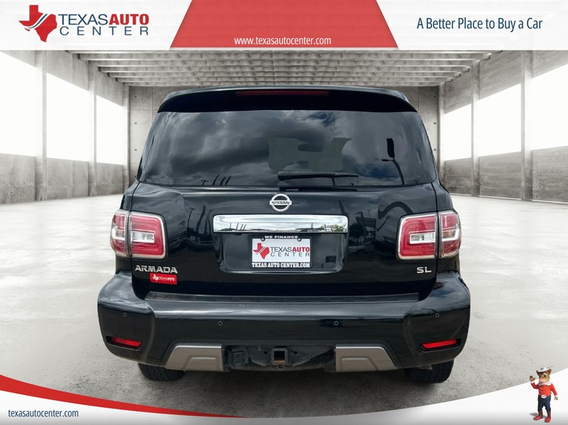 Nissan Armada Vehicle Full-screen Gallery Image 5