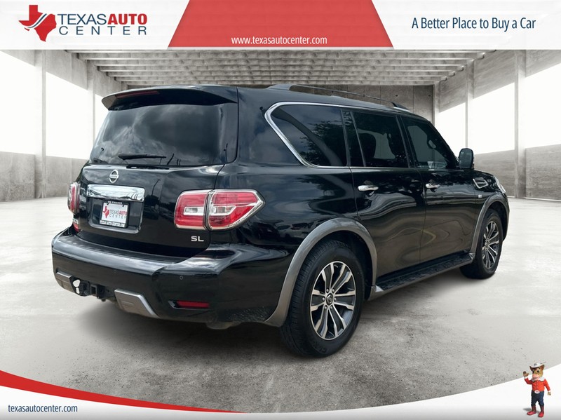 Nissan Armada Vehicle Full-screen Gallery Image 6