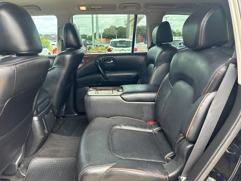 Nissan Armada Vehicle Full-screen Gallery Image 9
