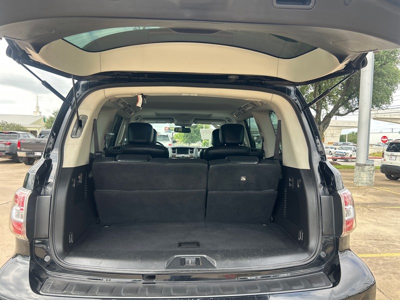 Nissan Armada Vehicle Full-screen Gallery Image 10
