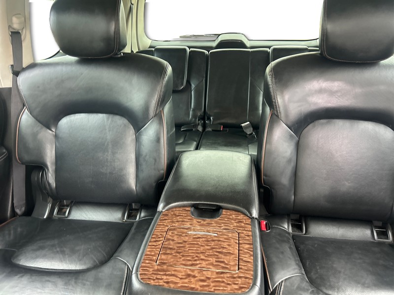 Nissan Armada Vehicle Full-screen Gallery Image 12