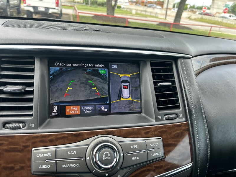 Nissan Armada Vehicle Full-screen Gallery Image 16