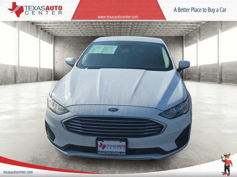 Ford Fusion Hybrid Vehicle Full-screen Gallery Image 3