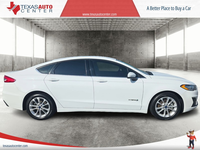Ford Fusion Hybrid Vehicle Full-screen Gallery Image 4