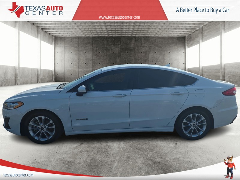 Ford Fusion Hybrid Vehicle Full-screen Gallery Image 5