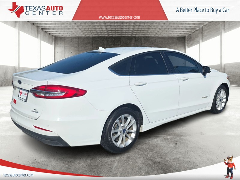 Ford Fusion Hybrid Vehicle Full-screen Gallery Image 7