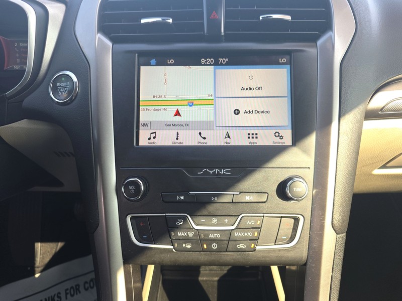 Ford Fusion Hybrid Vehicle Full-screen Gallery Image 11