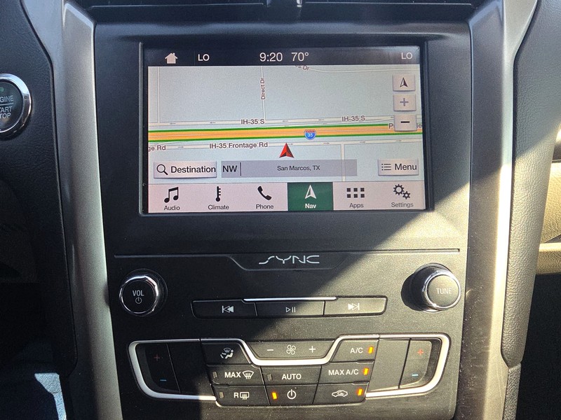 Ford Fusion Hybrid Vehicle Full-screen Gallery Image 16