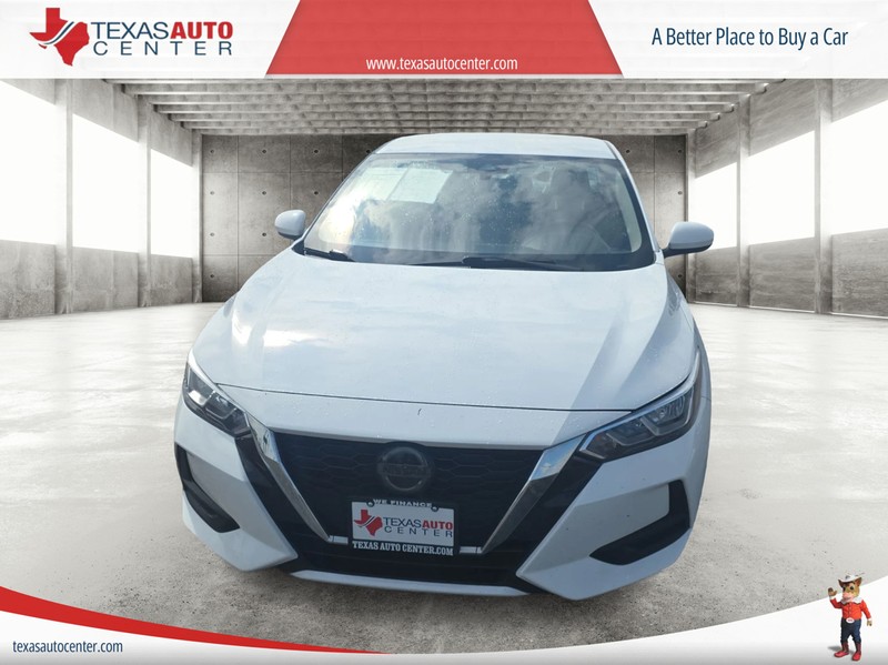 Nissan Sentra Vehicle Full-screen Gallery Image 03