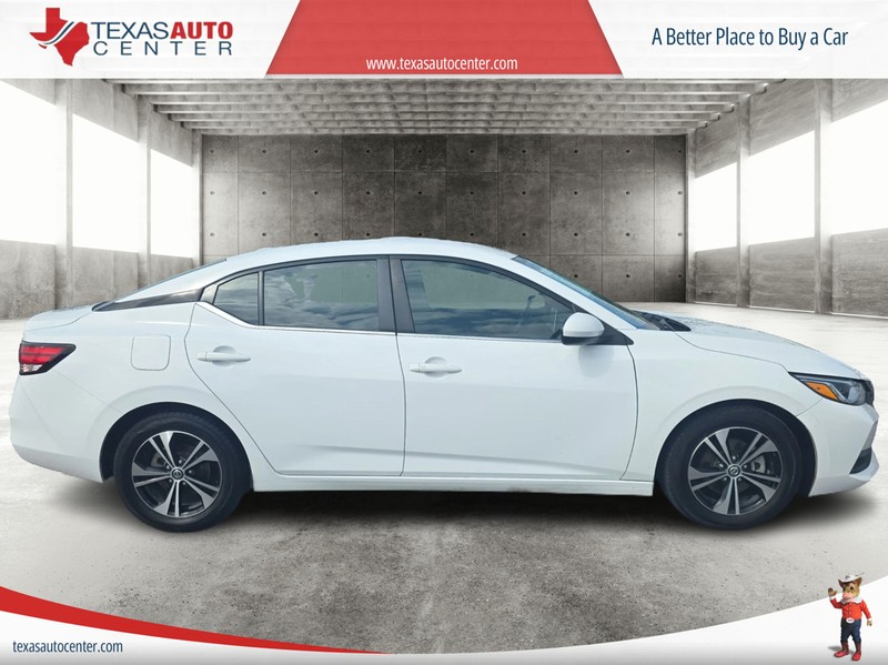 Nissan Sentra Vehicle Full-screen Gallery Image 04