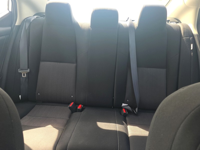 Nissan Sentra Vehicle Full-screen Gallery Image 12