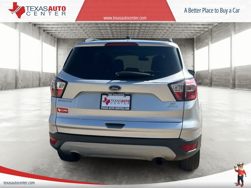Ford Escape Vehicle Full-screen Gallery Image 06
